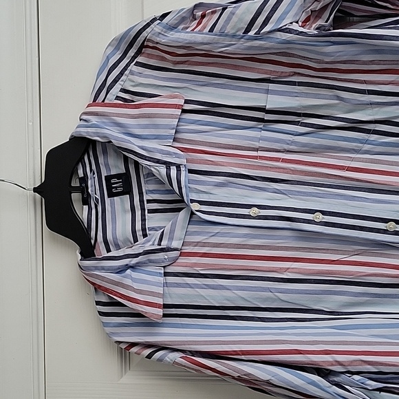 Gap Classic Pinstripe Men's Button Up Long Sleeve Shirt - Picture 4 of 13